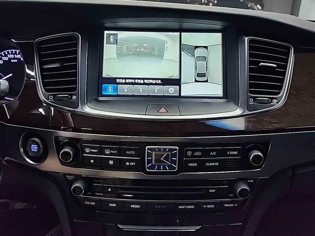 HYUNDAI Equus - Vista 10