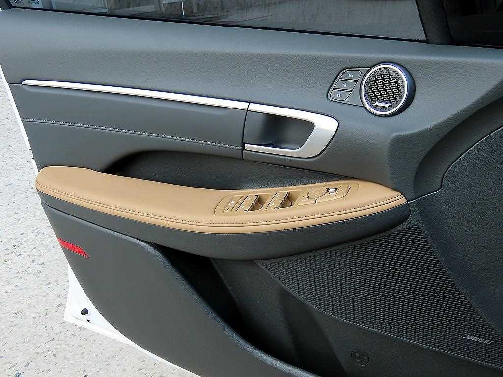 HYUNDAI Sonata - Vista 12