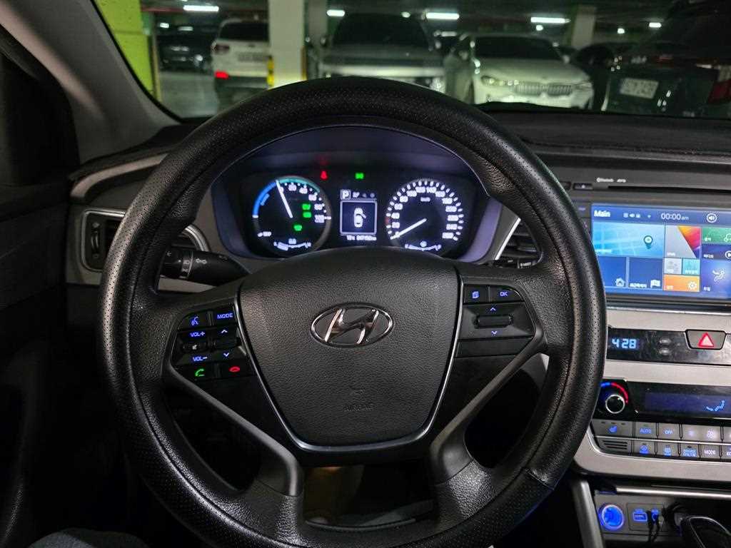 HYUNDAI Sonata - Vista 11