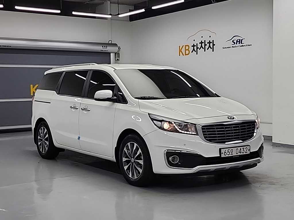 KIA Carnival - Vista 4