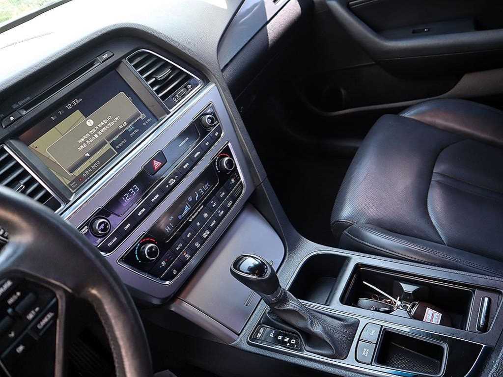 HYUNDAI Sonata - Vista 10