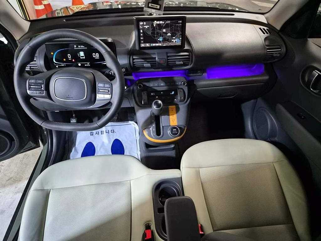 HYUNDAI Casper - Vista 10