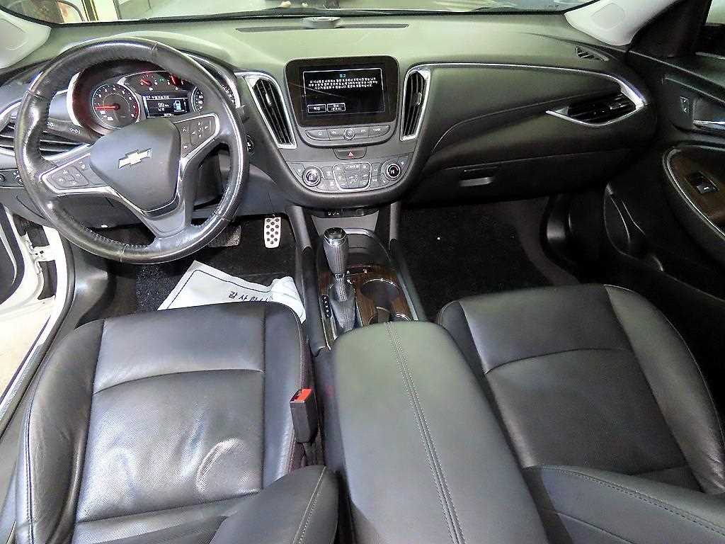 Chevrolet Malibu - Vista 10