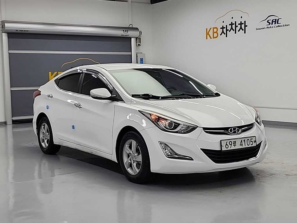 HYUNDAI Avante - Vista 4