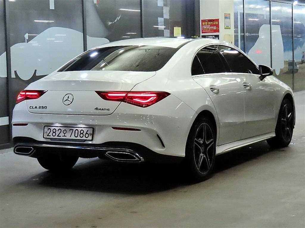 Mercedes Benz CLA Class - Vista 4