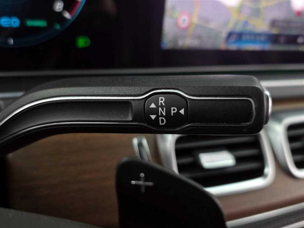 Mercedes Benz GLE Class - Vista 9