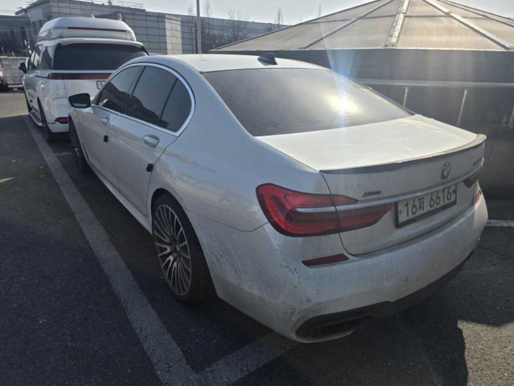 BMW 7 Series - Vista 2