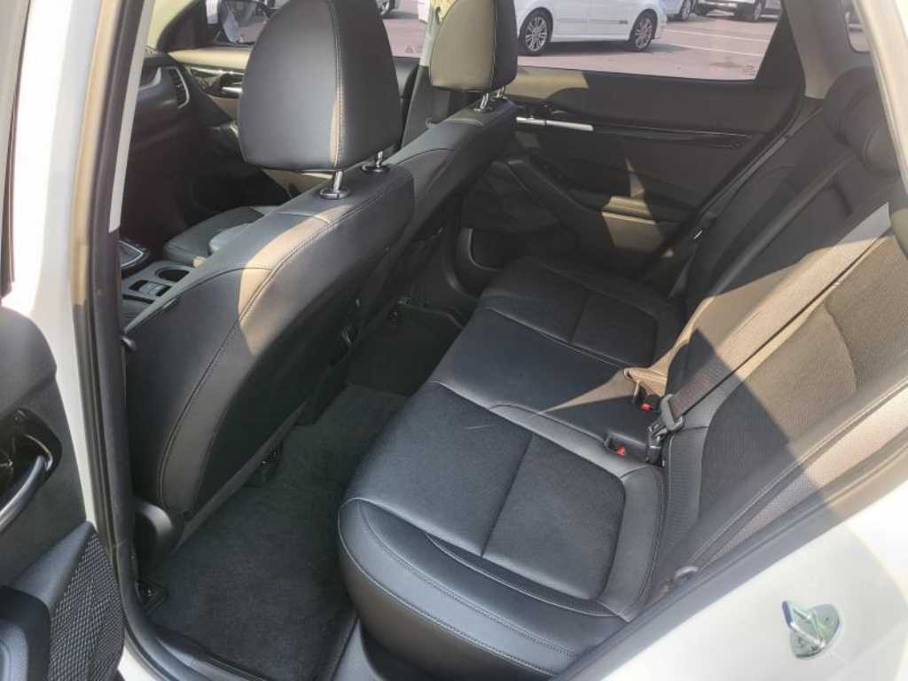 KIA Seltos - Vista 10