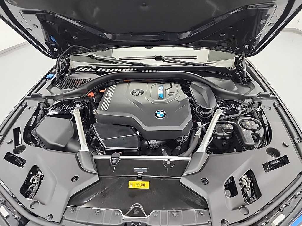 BMW 5 Series - Vista 5