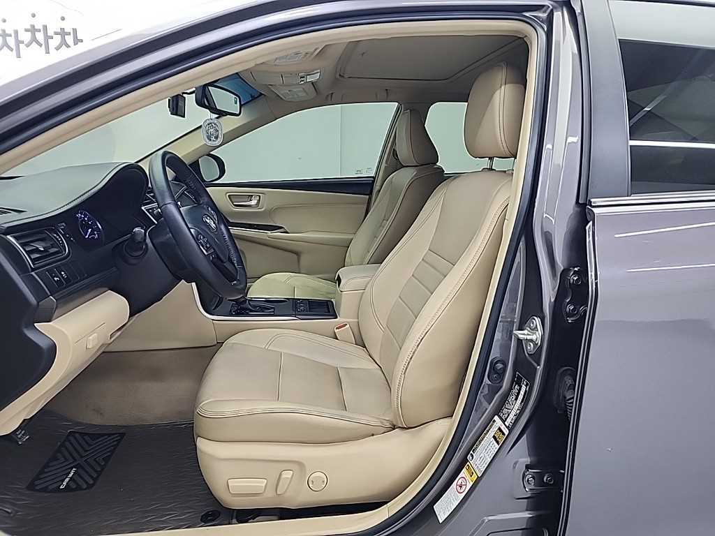 Toyota Camry - Vista 11