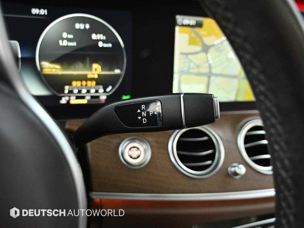 Mercedes Benz E class - Vista 9