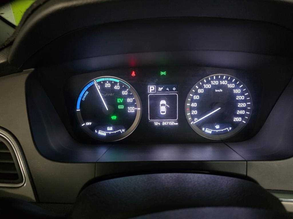 HYUNDAI Sonata - Vista 12