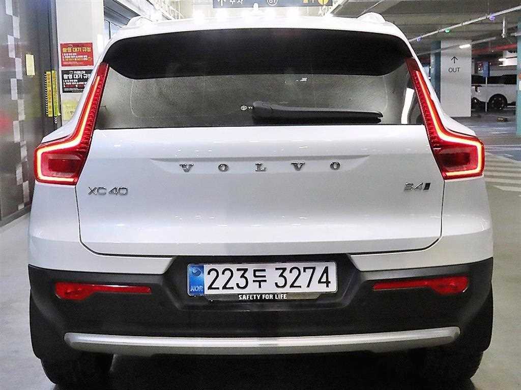 Volvo XC40 - Vista 5