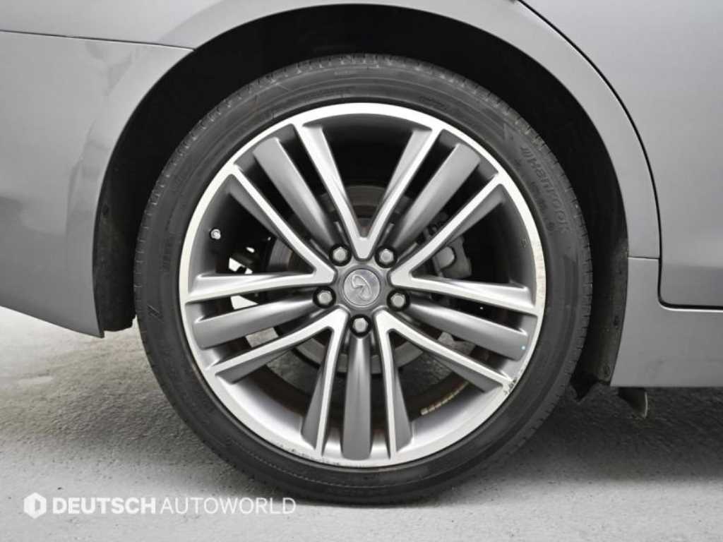 Infiniti Q - Vista 5