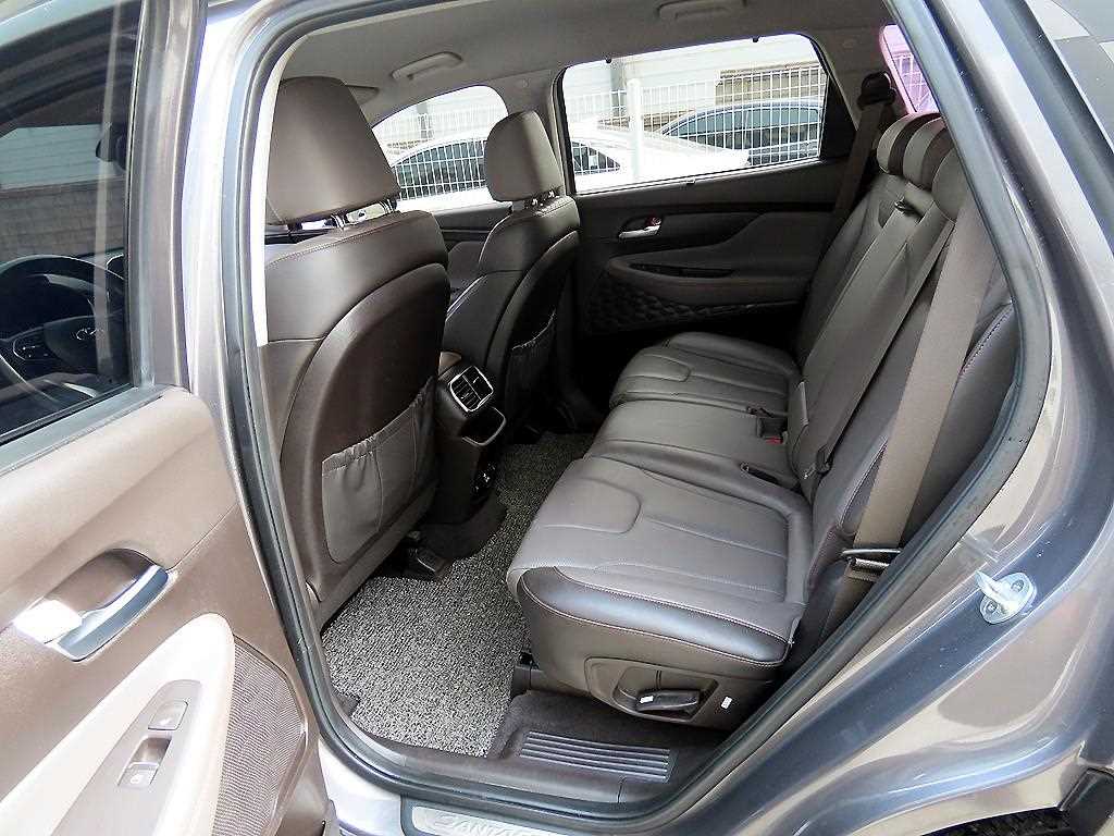 HYUNDAI Santa Fe - Vista 6