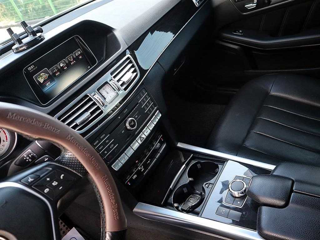 Mercedes Benz E class - Vista 10