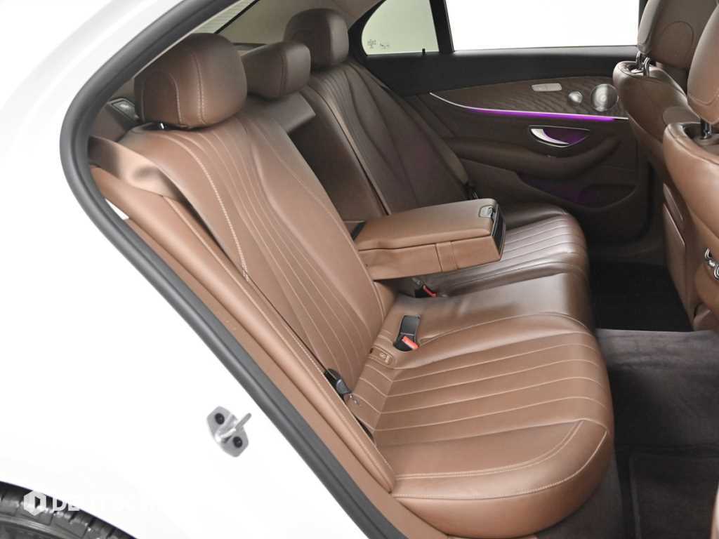 Mercedes Benz E class - Vista 12