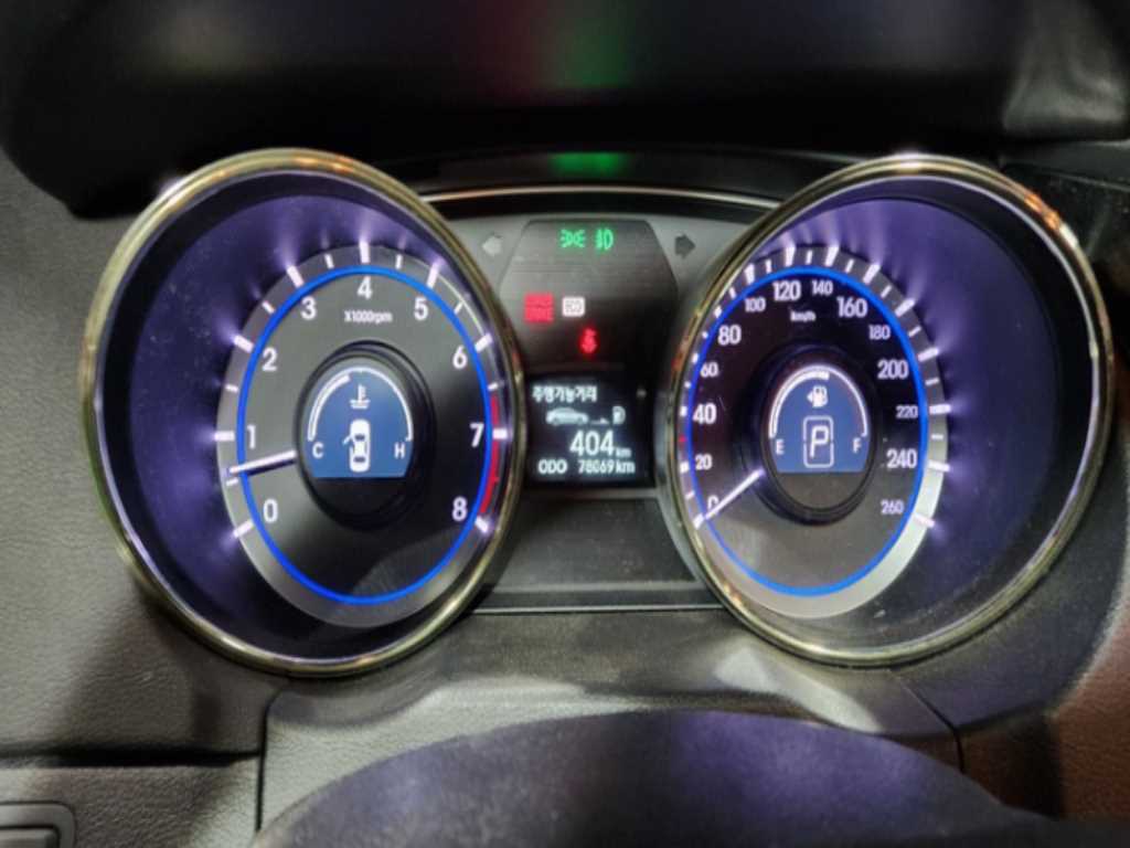 HYUNDAI Sonata - Vista 3