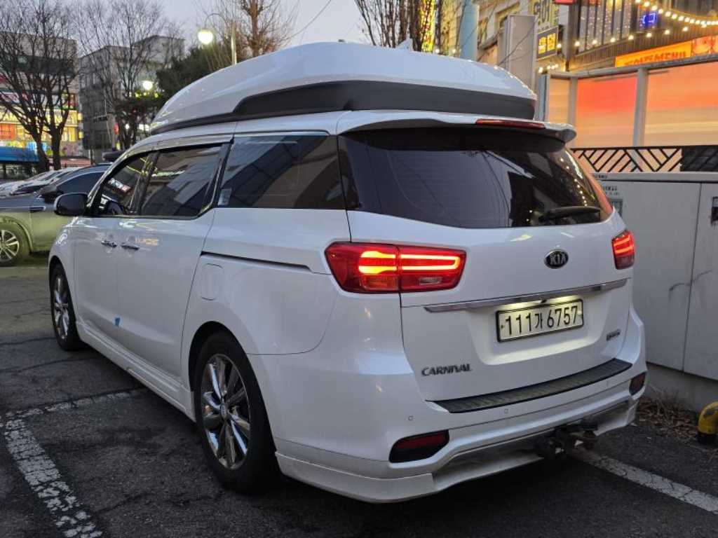 KIA Carnival - Vista 2