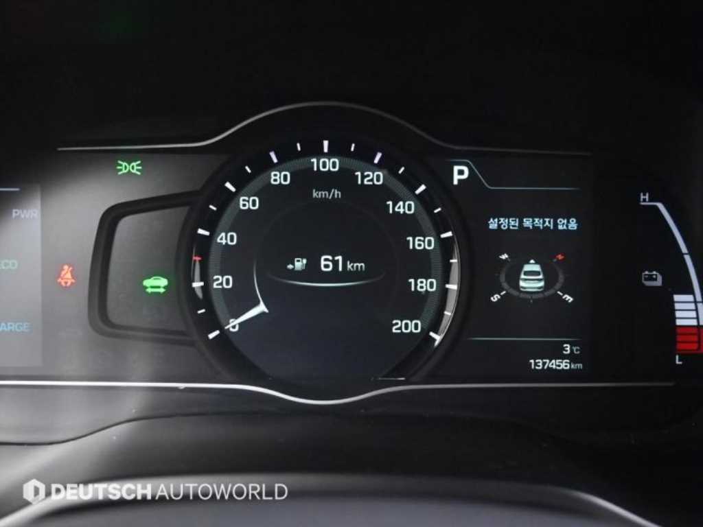 HYUNDAI Ioniq - Vista 8