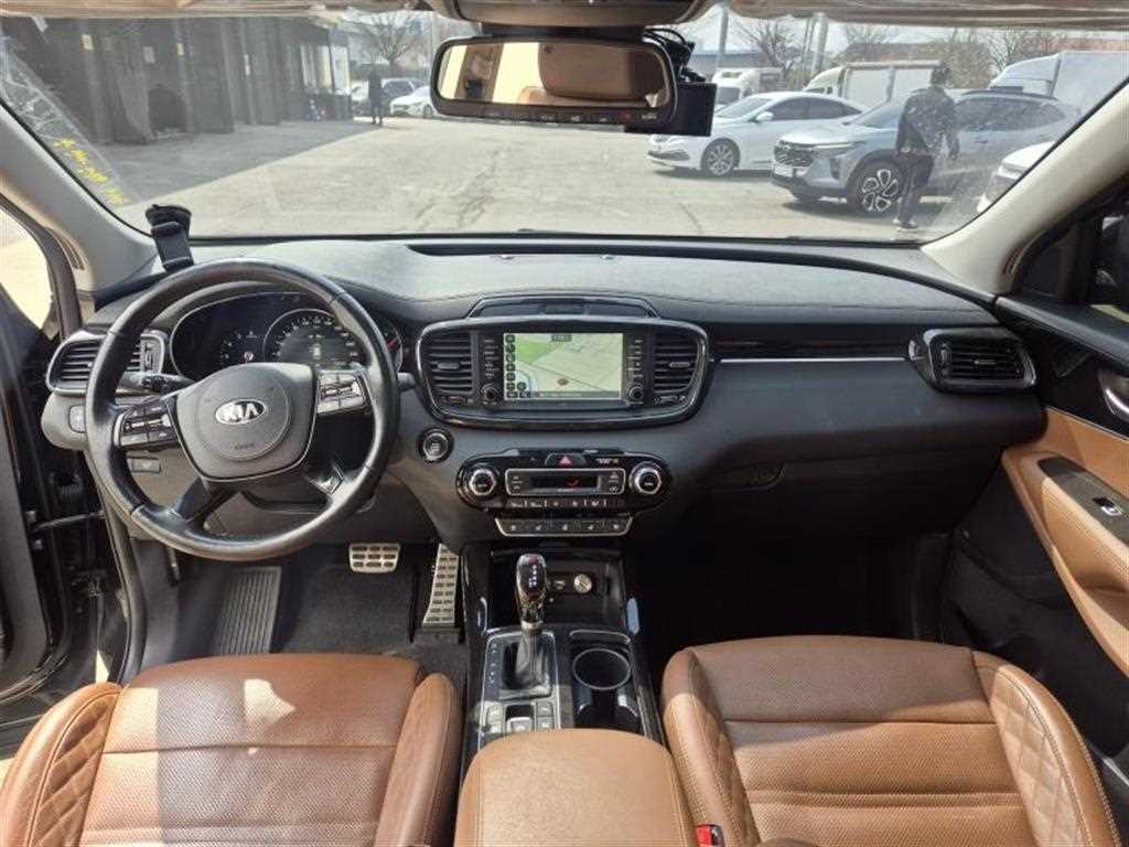 KIA Sorento - Vista 8