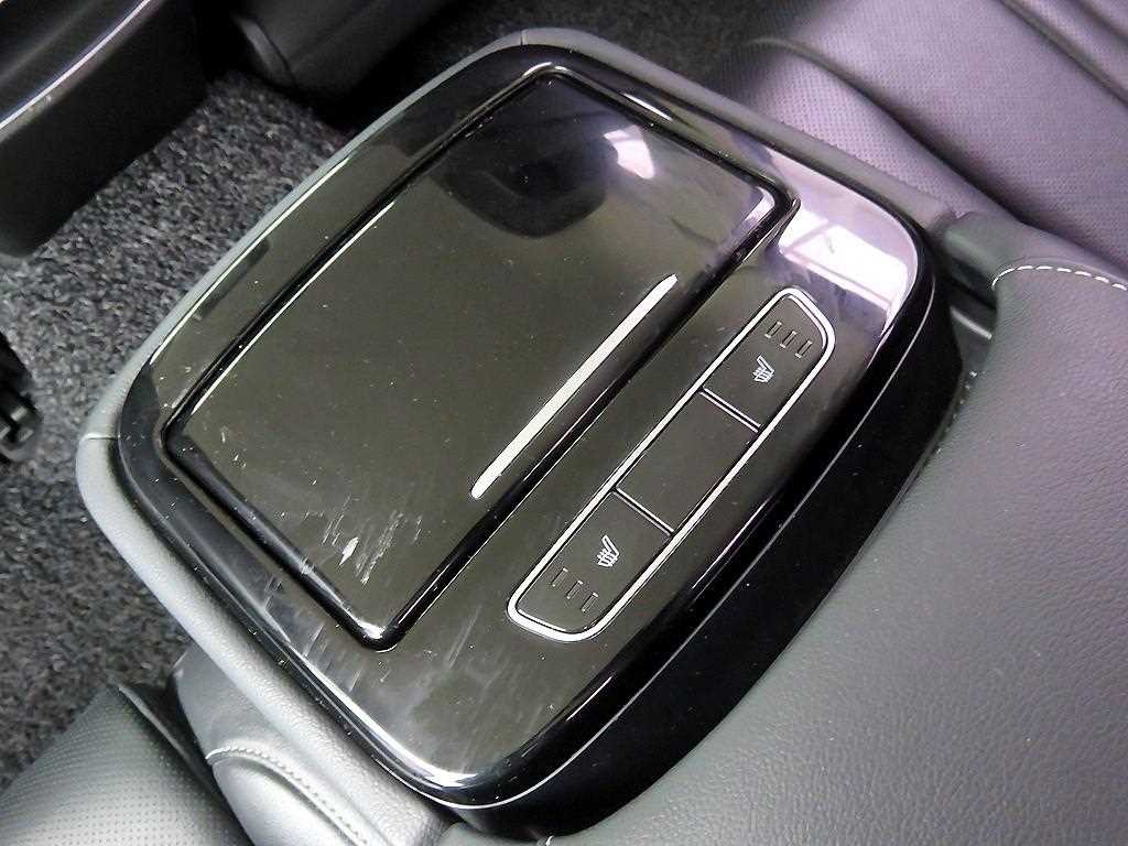 Genesis G80 - Vista 10