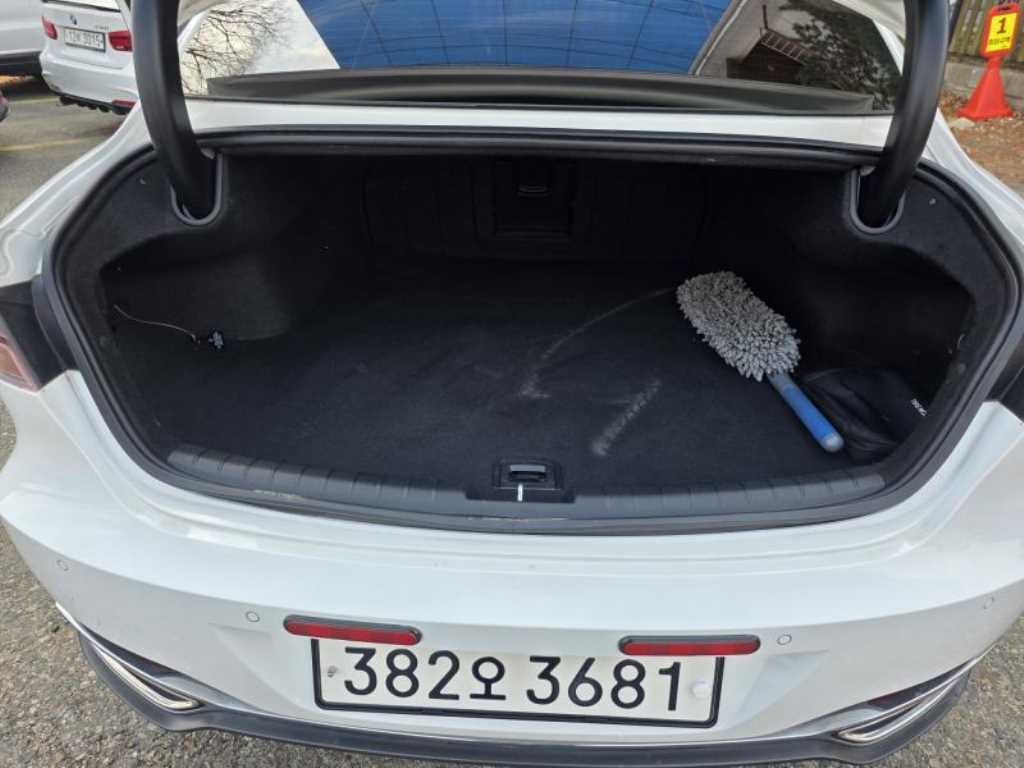 HYUNDAI Grandeur - Vista 9