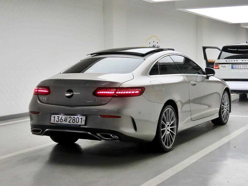 Mercedes Benz E class - Vista 4