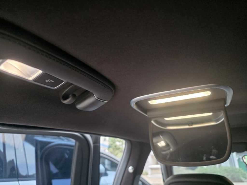 Genesis G90 - Vista 12