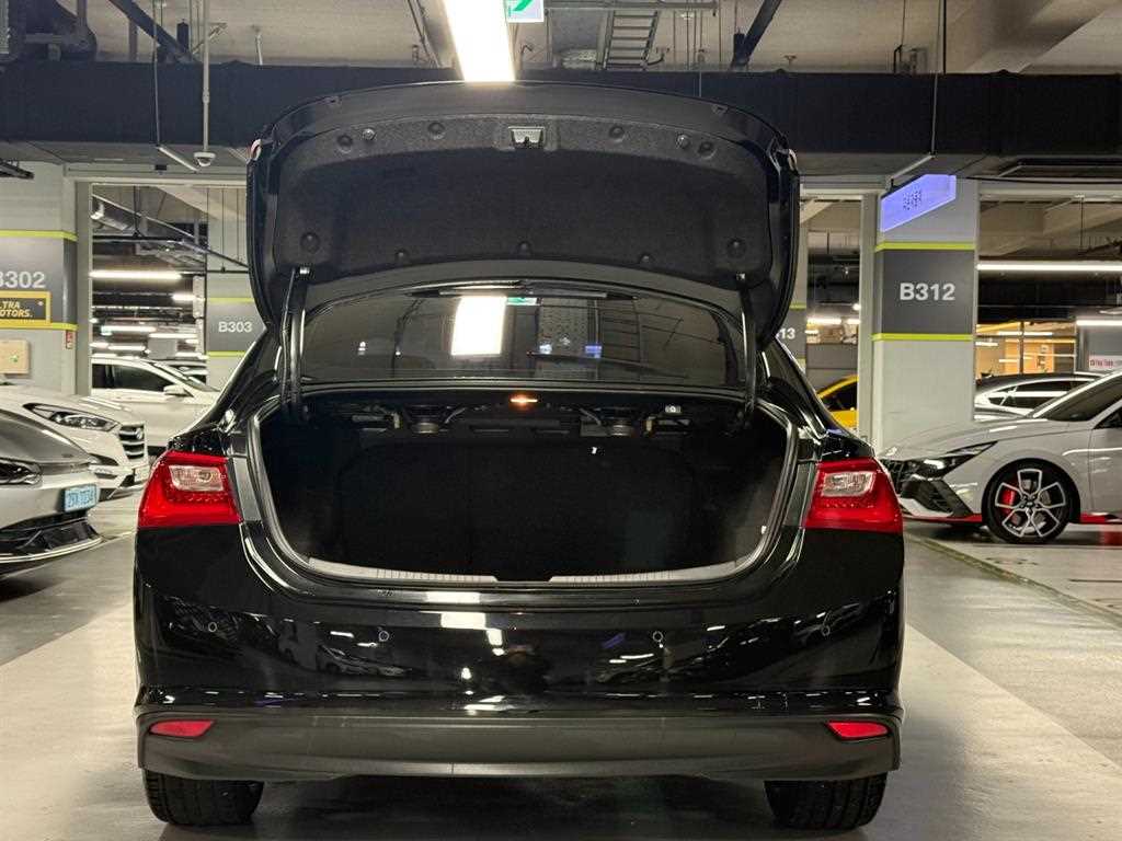 Chevrolet Malibu - Vista 8