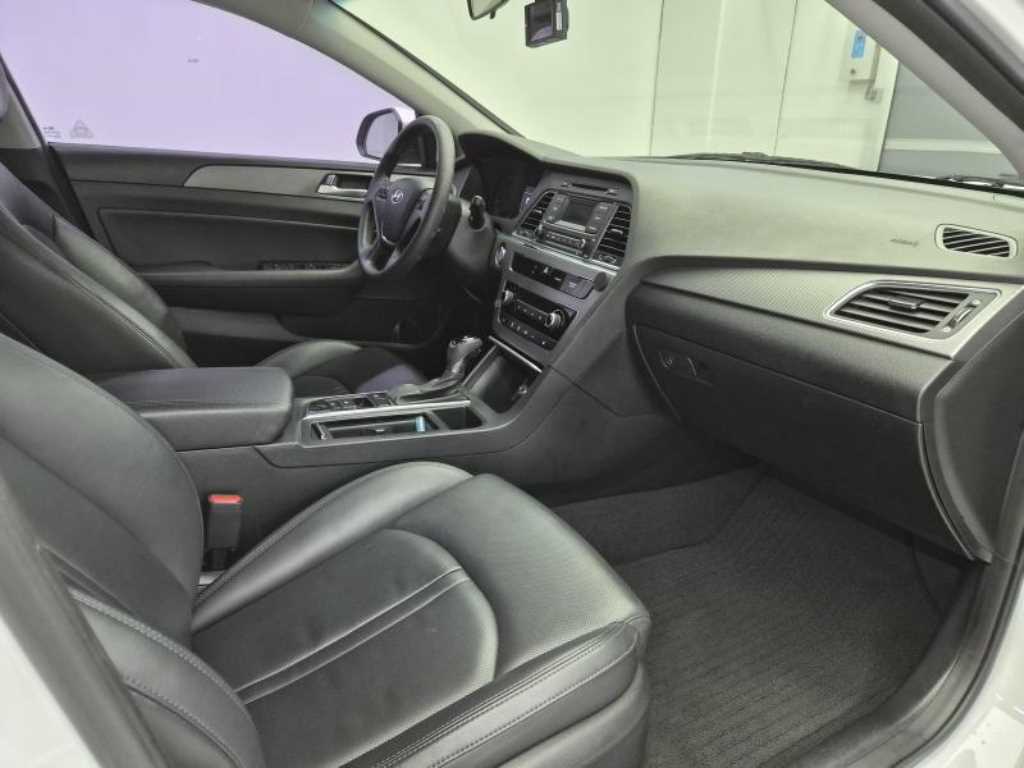 HYUNDAI Sonata - Vista 8