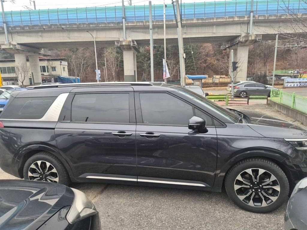 KIA Carnival - Vista 4