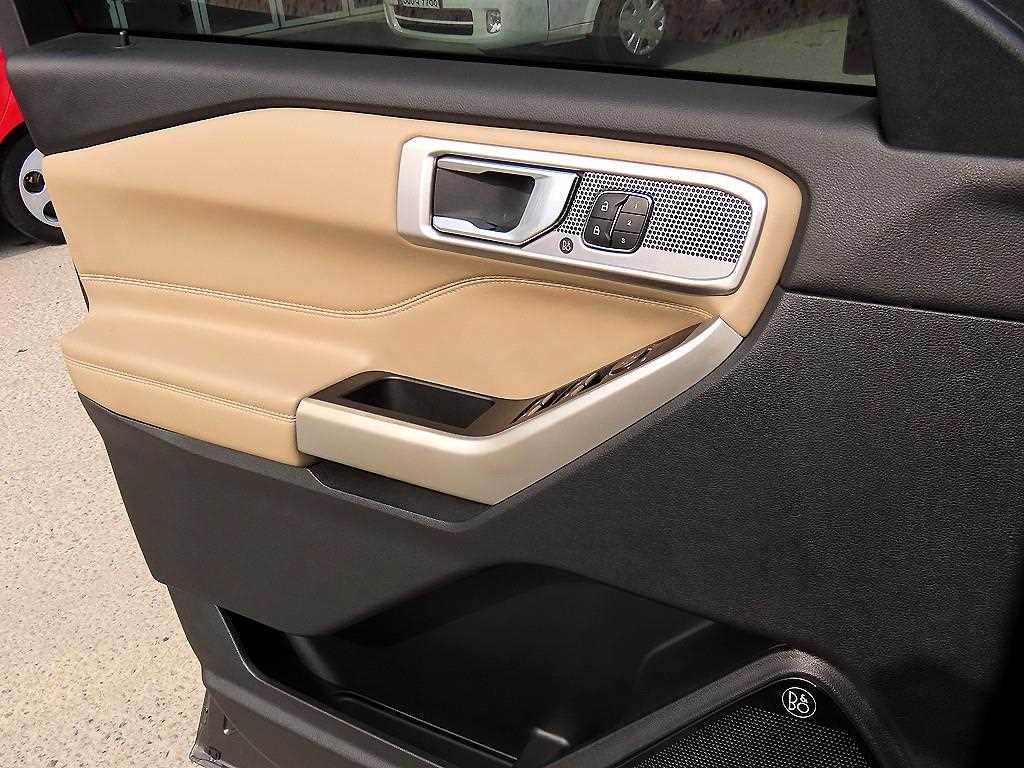 Ford Explorer - Vista 11