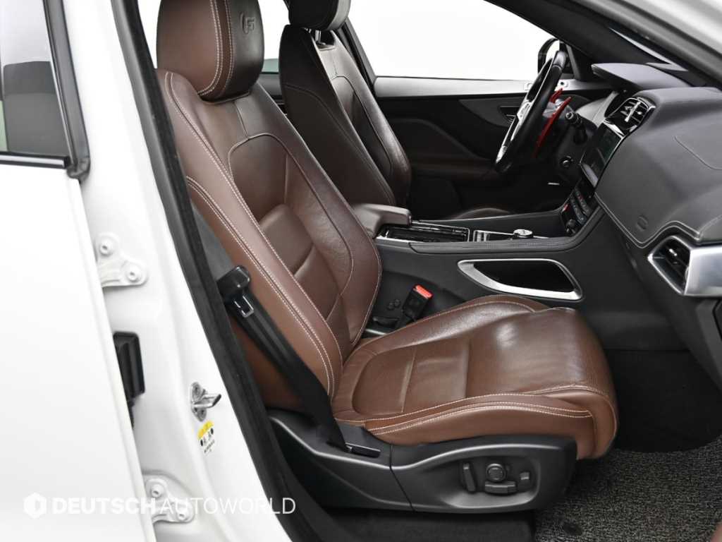 Jaguar F-PACE - Vista 10