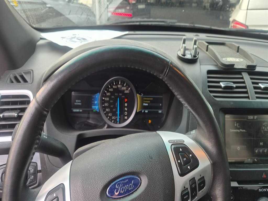 Ford Explorer - Vista 4