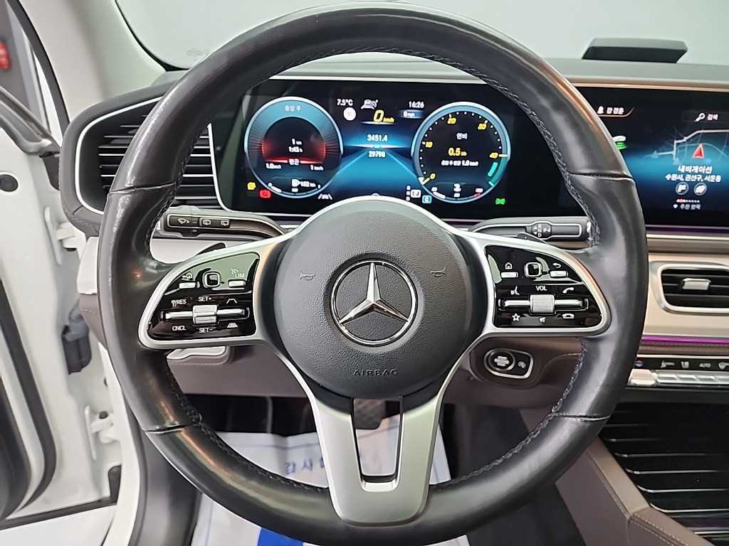 Mercedes Benz GLE Class - Vista 9