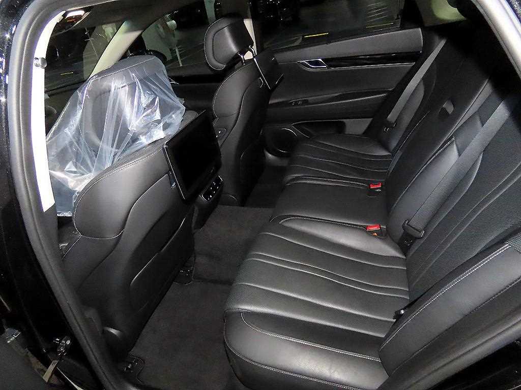 Genesis G80 - Vista 7