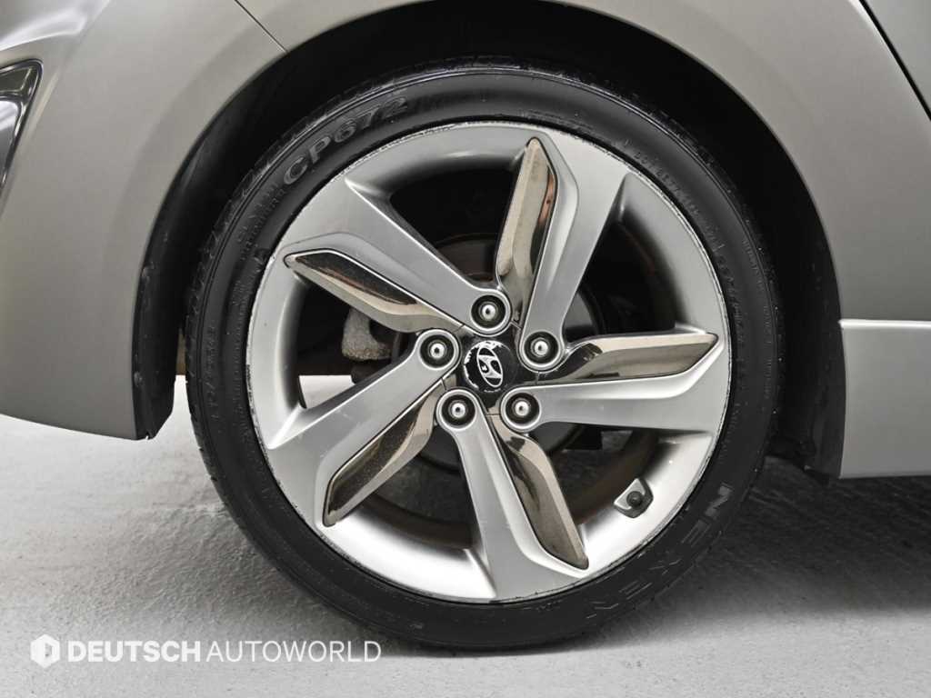 HYUNDAI Veloster - Vista 5