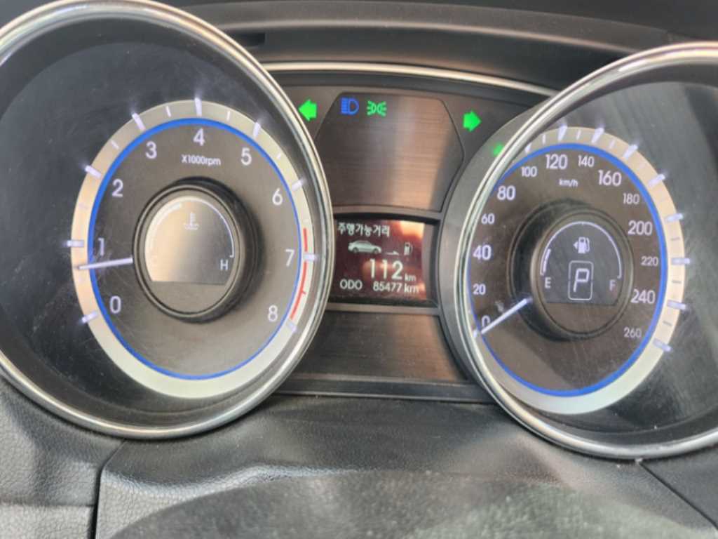 HYUNDAI Sonata - Vista 4