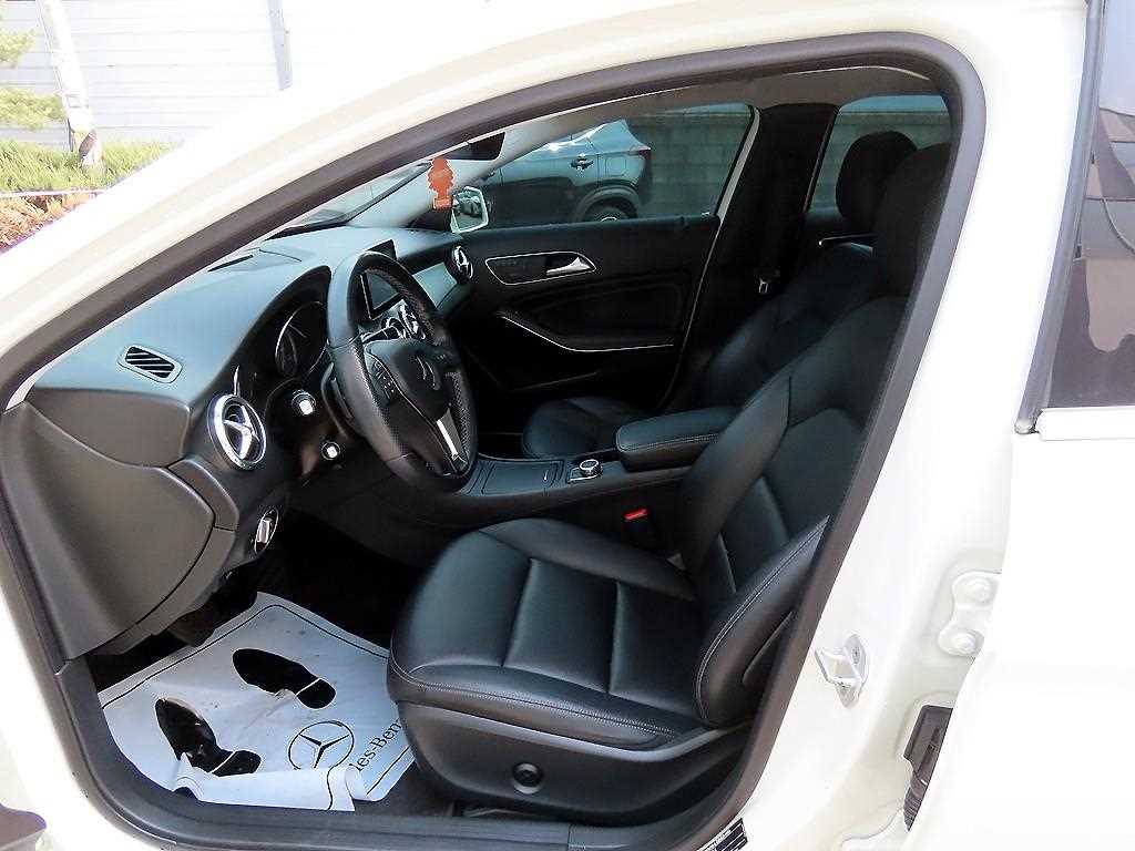 Mercedes Benz GLA Class - Vista 5