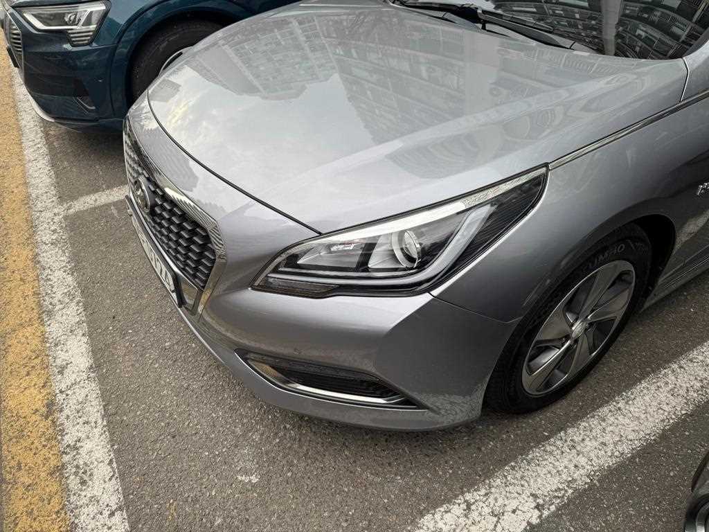 HYUNDAI Sonata - Vista 3