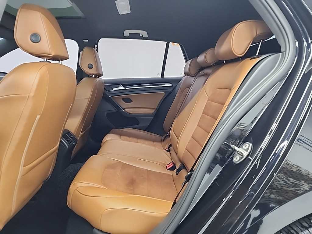 Volkswagen Golf - Vista 12