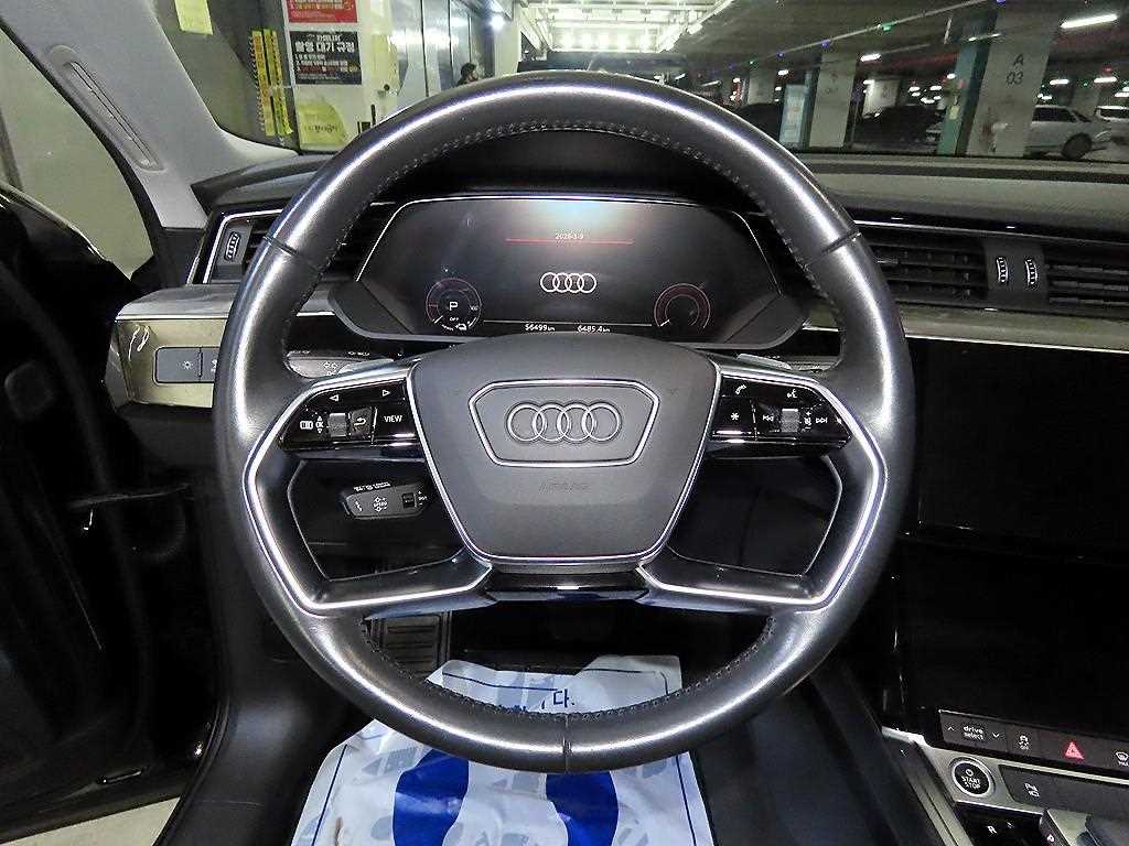 Audi e-Tron - Vista 8