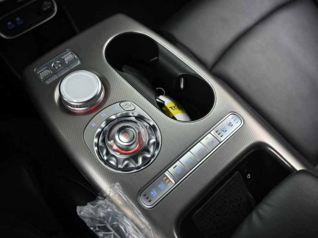 Genesis GV60 - Vista 9