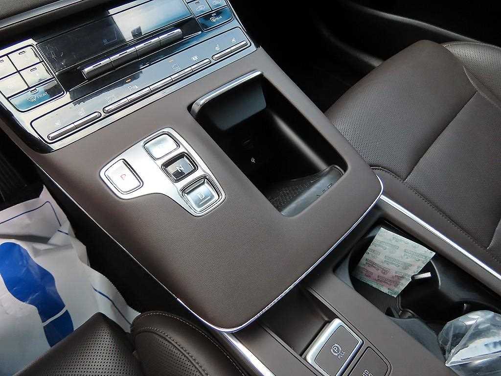 HYUNDAI Grandeur - Vista 10