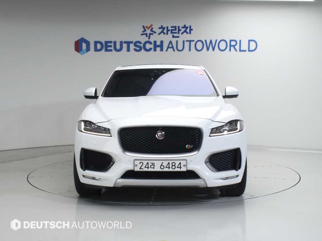 Jaguar F-PACE - Vista 3