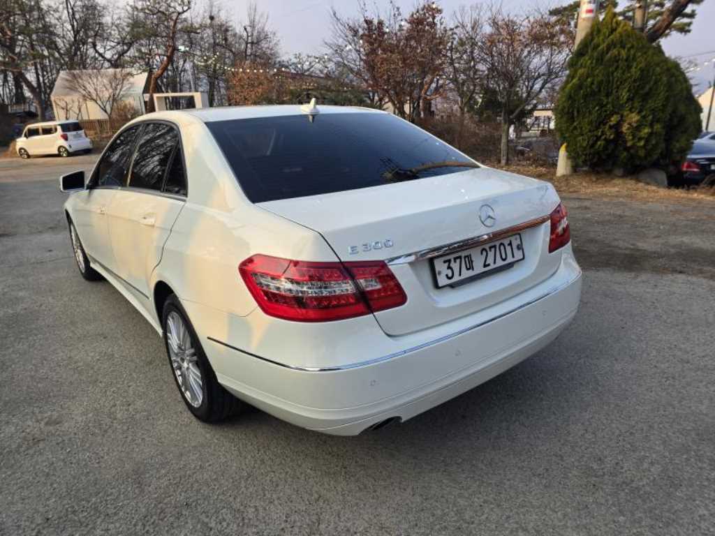 Mercedes Benz E class - Vista 6