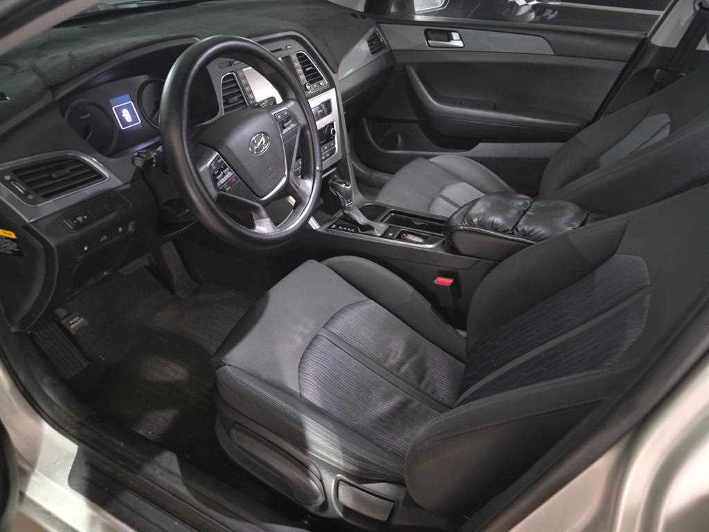 HYUNDAI Sonata - Vista 7