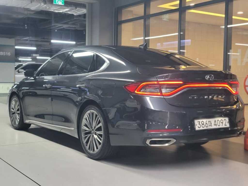 HYUNDAI Grandeur - Vista 3