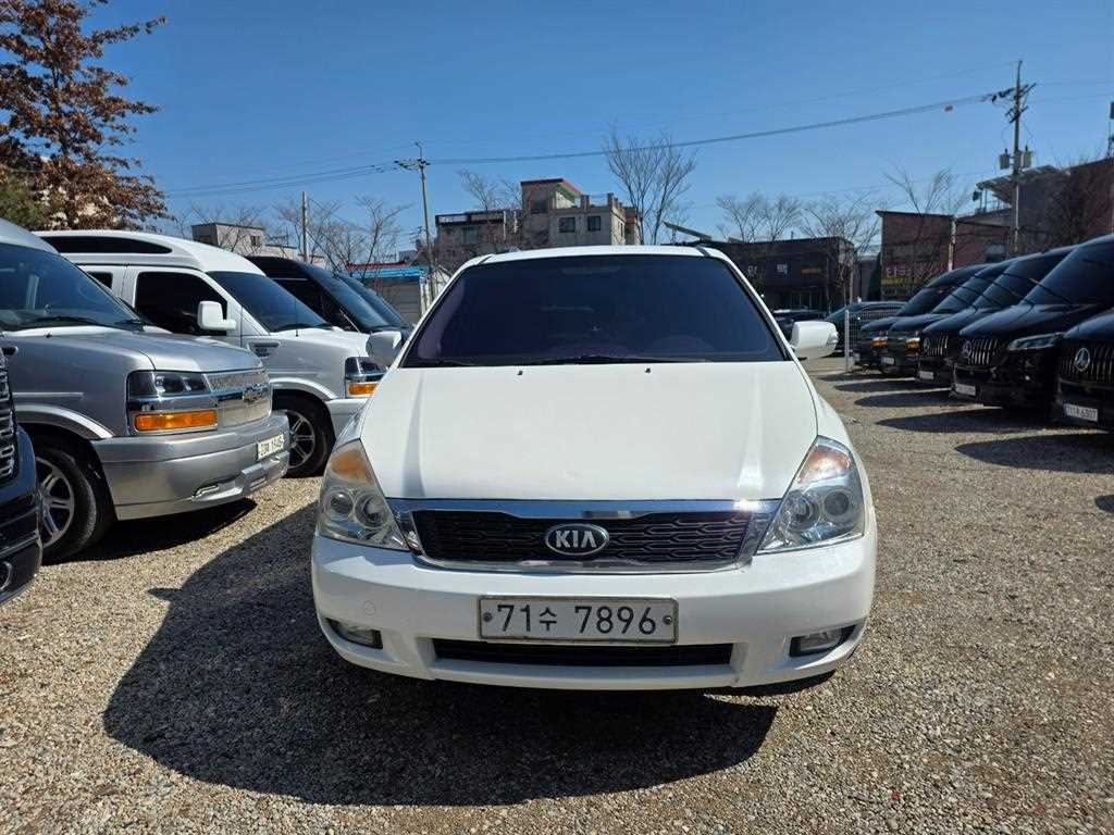KIA Carnival - Vista 3